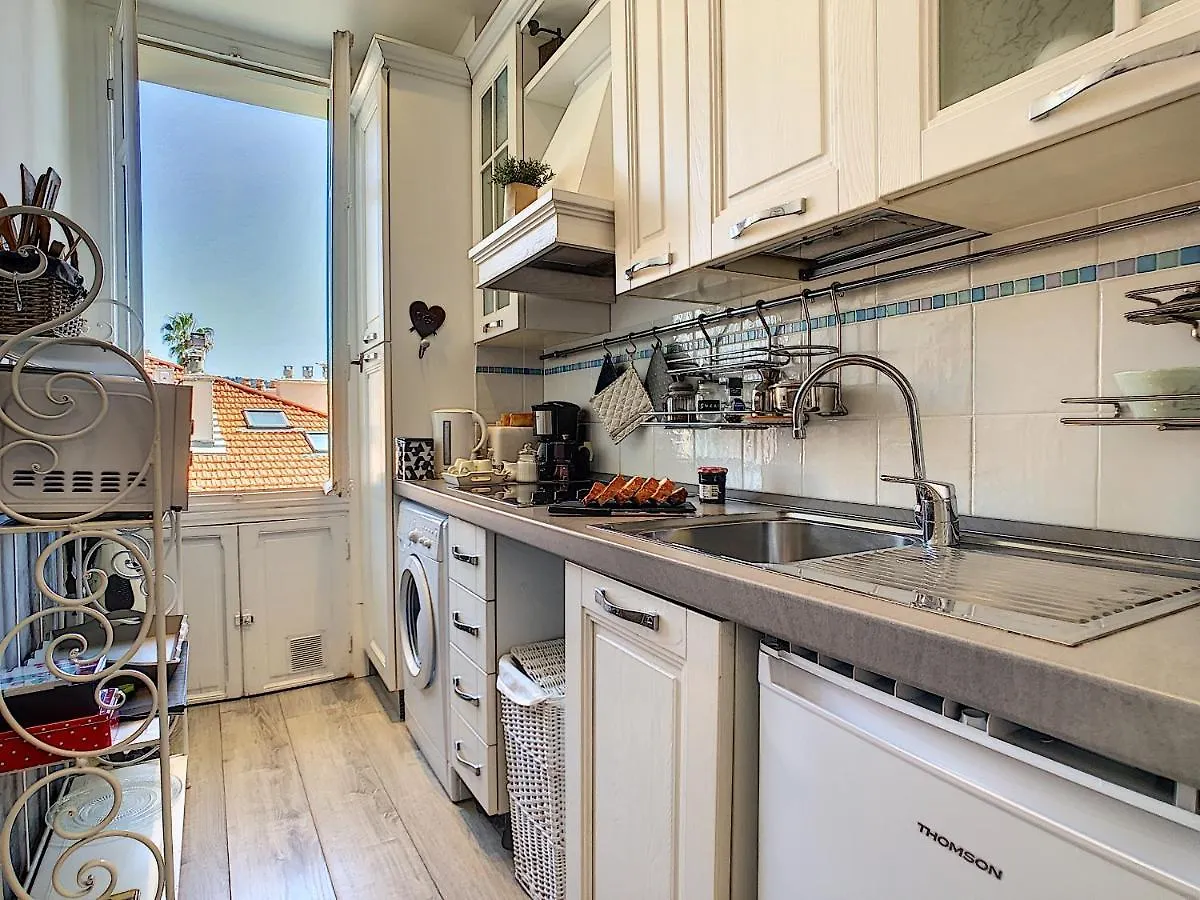 Nestor&Jeeves - Lavinia - Central - Close Sea Nice Apartment