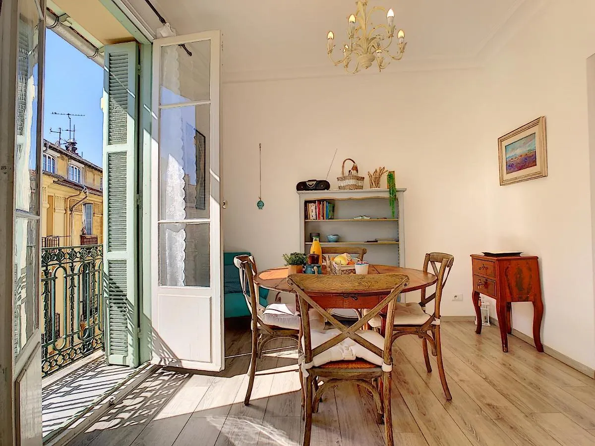 Nestor&Jeeves - Lavinia - Central - Close Sea Nice Apartment